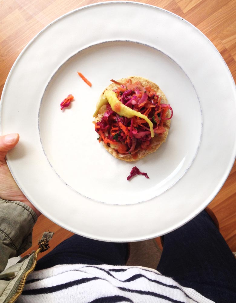 13408-tostadas-con-escabeche-de-col-morada.jpeg
